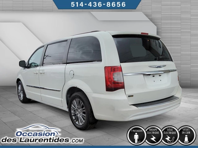 Chrysler Town & Country Touring 2013