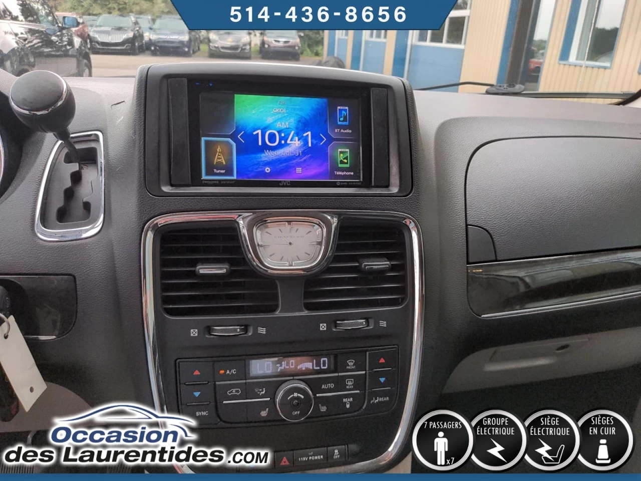 2013 Chrysler Town & Country Touring Main Image