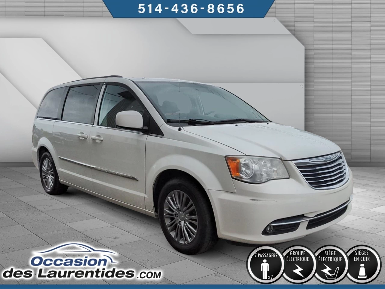 2013 Chrysler Town & Country Touring Main Image